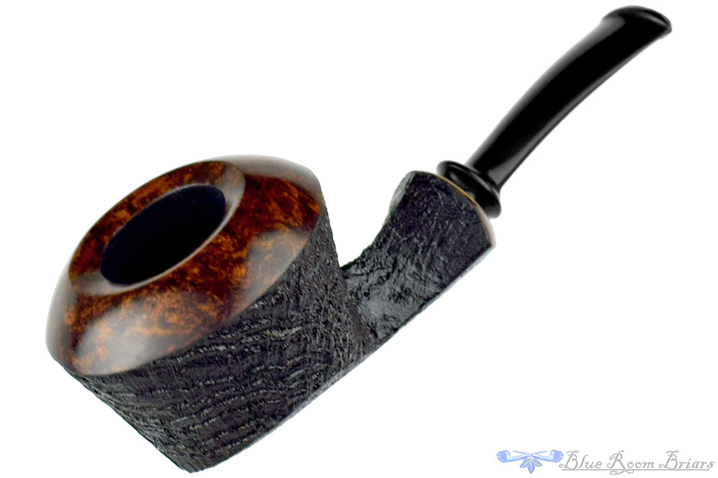 Blue Room Briars is proud to present this David Huber Pipe Dark Blast Dublin