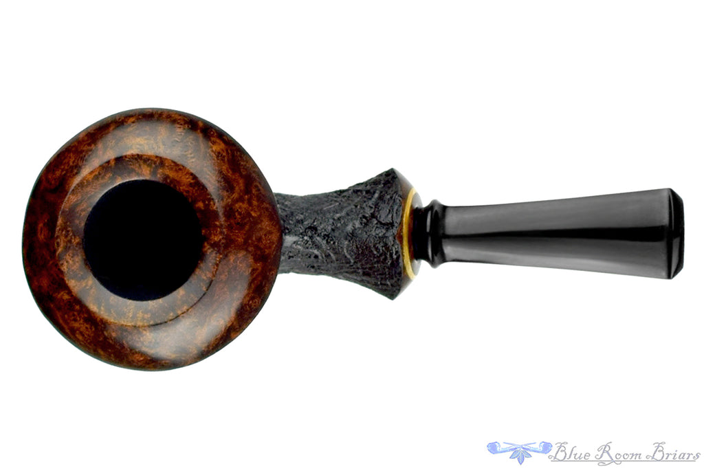 Blue Room Briars is proud to present this David Huber Pipe Dark Blast Dublin