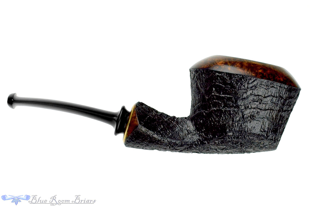 Blue Room Briars is proud to present this David Huber Pipe Dark Blast Dublin