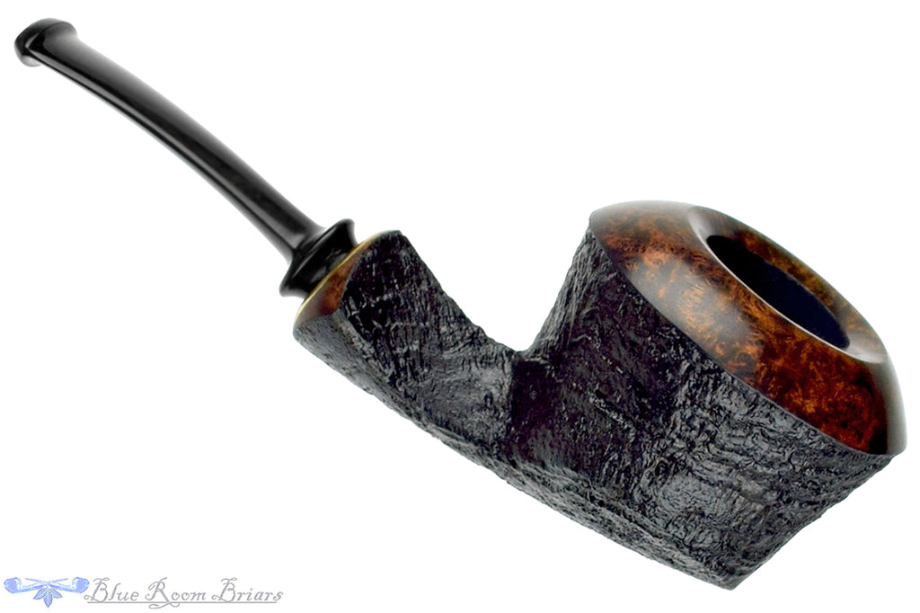 Blue Room Briars is proud to present this David Huber Pipe Dark Blast Dublin