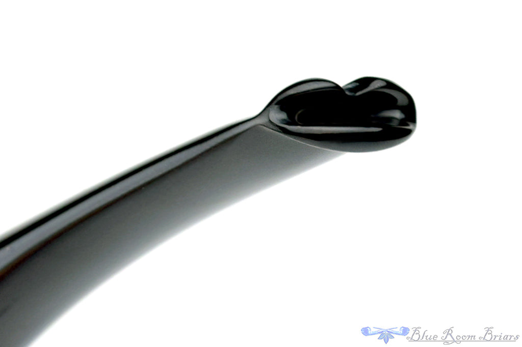 Blue Room Briars is proud to present this Roger Wallenstein Pipe Cross Pincher