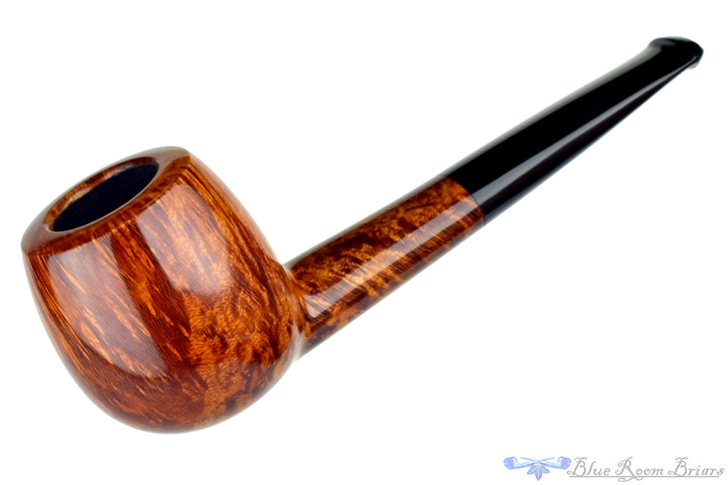 Blue Room Briars is proud to present this Erik Nielsen Pipe Ungraded Smooth Apple