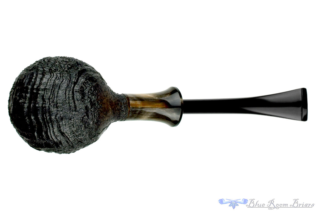 Blue Room Briars is proud to present this Yorgos Mitakidis Pipe 3022 Bent Black Blast Scoop with Horn