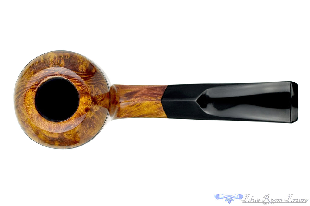 Blue Room Briars is proud to present this Erik Nielsen Pipe 1/4 Bent Bulldog