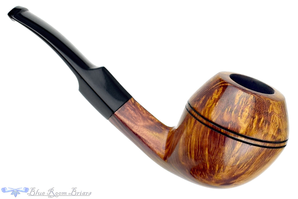 Blue Room Briars is proud to present this Erik Nielsen Pipe 1/4 Bent Bulldog