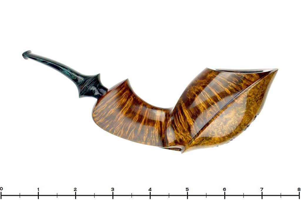 Blue Room Briars is proud to present this Bill Walther Pipe Turtle with Plateau and Brindle