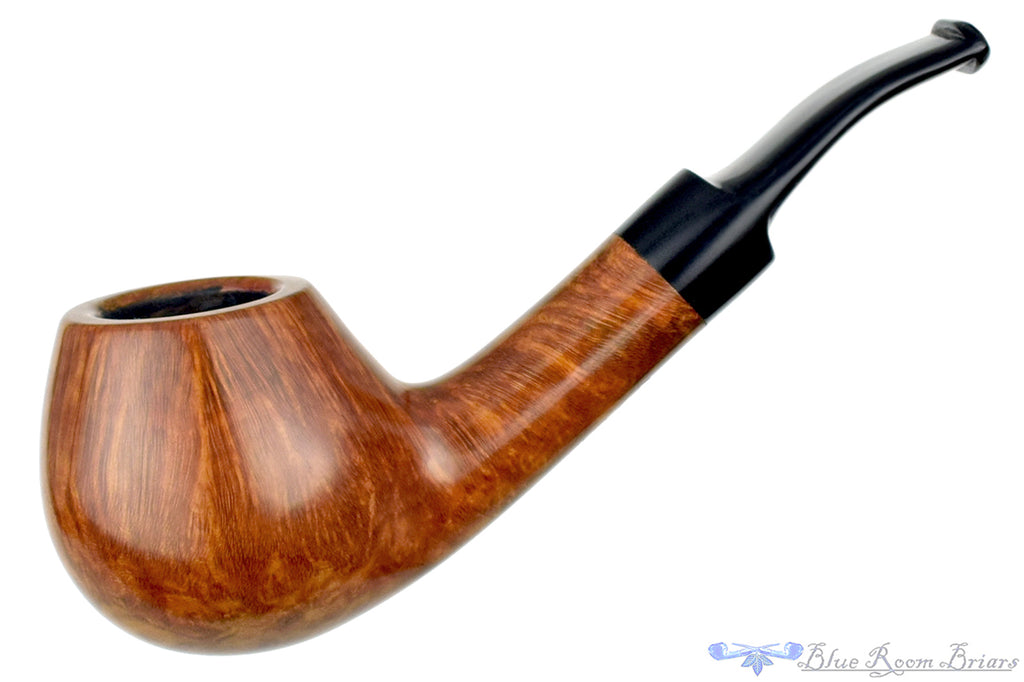 Blue Room Briars is proud to present this RC Sands Pipe 1/2 Bent Apple