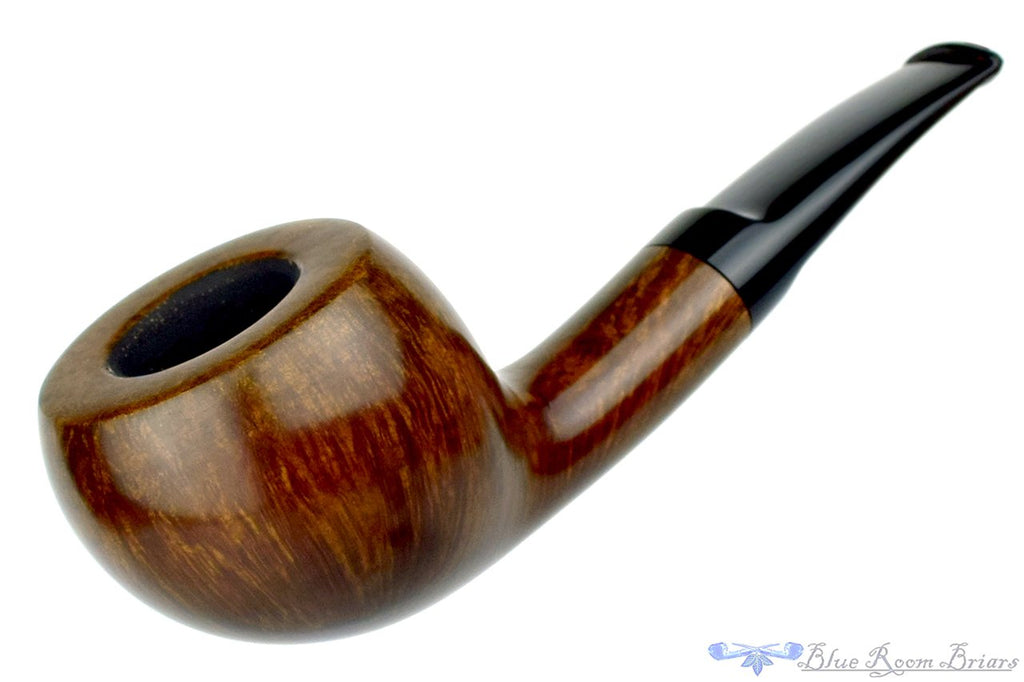 Blue Room Briars is proud to present this RC Sands Pipe 1/8 Bent Apple