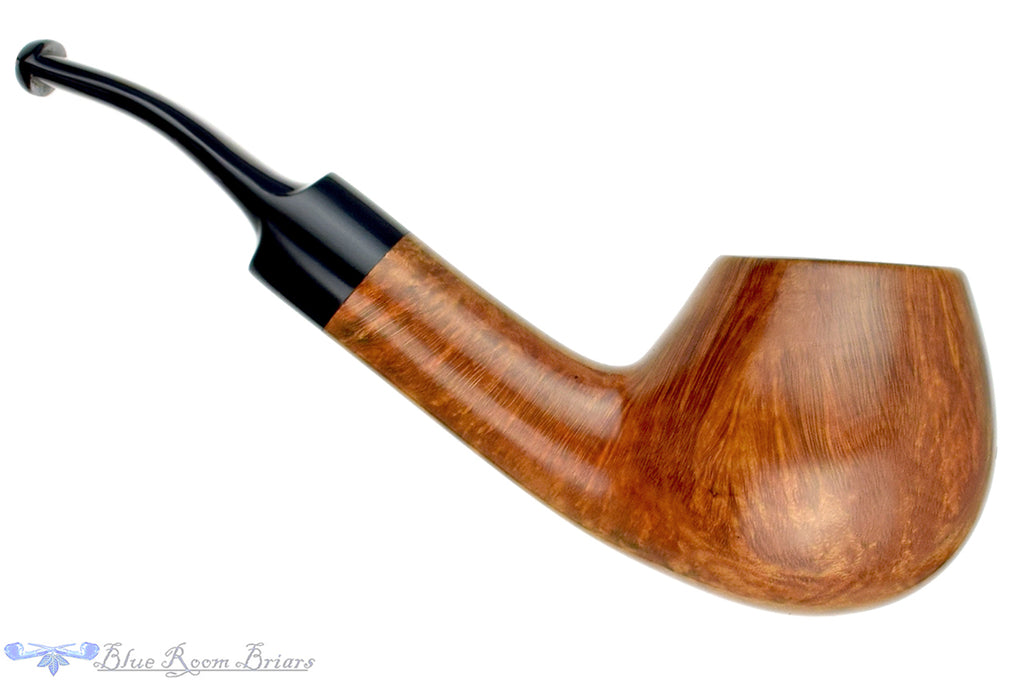 Blue Room Briars is proud to present this RC Sands Pipe 1/2 Bent Apple