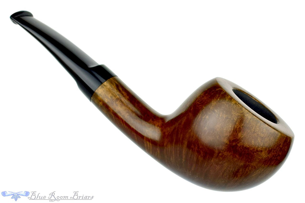 Blue Room Briars is proud to present this RC Sands Pipe 1/8 Bent Apple