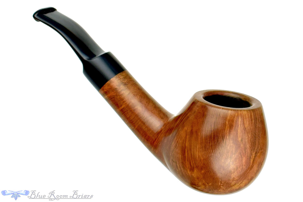 Blue Room Briars is proud to present this RC Sands Pipe 1/2 Bent Apple