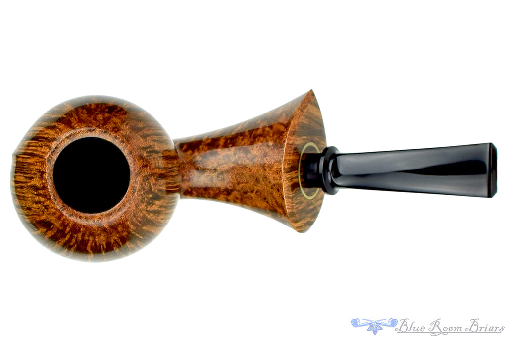 Blue Room Briars is proud to present this David S. Huber Pipe Ivarsson Blowfish