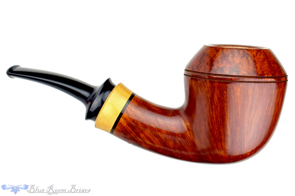 Blue Room Briars is proud to present this Sergey Cherepanov Pipe Rhodesian with Boxwood