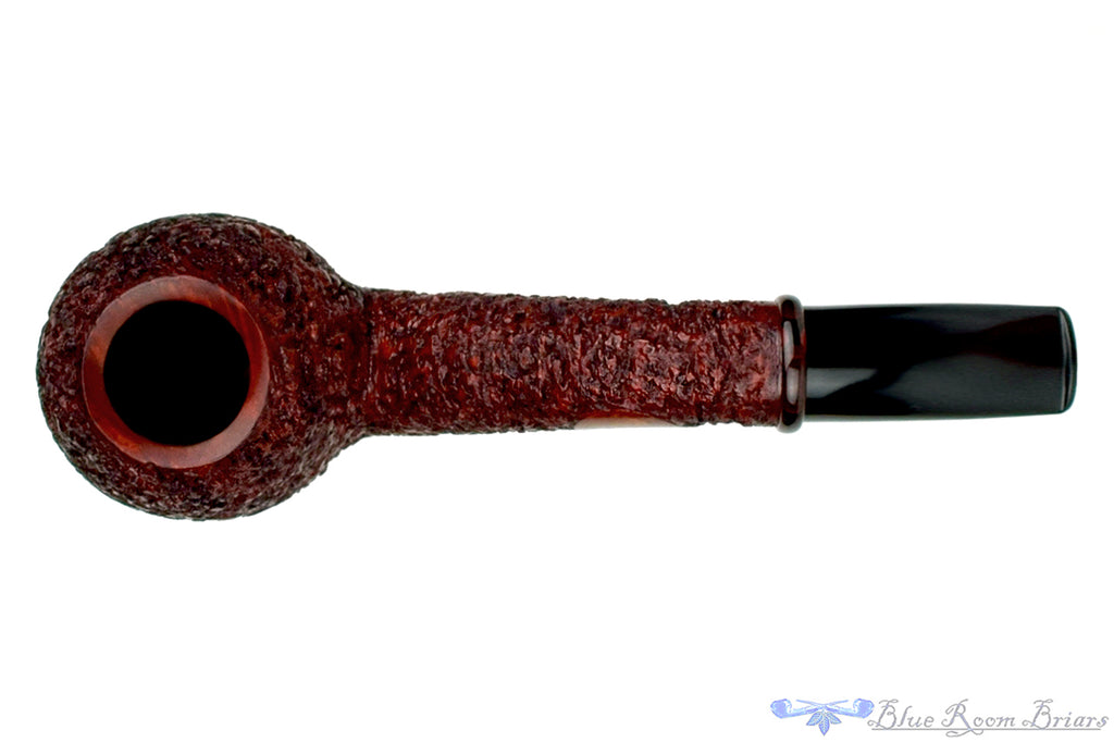 Blue Room Briars is proud to present this Thomas James Pipe Carved Hawkbill with Cumberland Ring