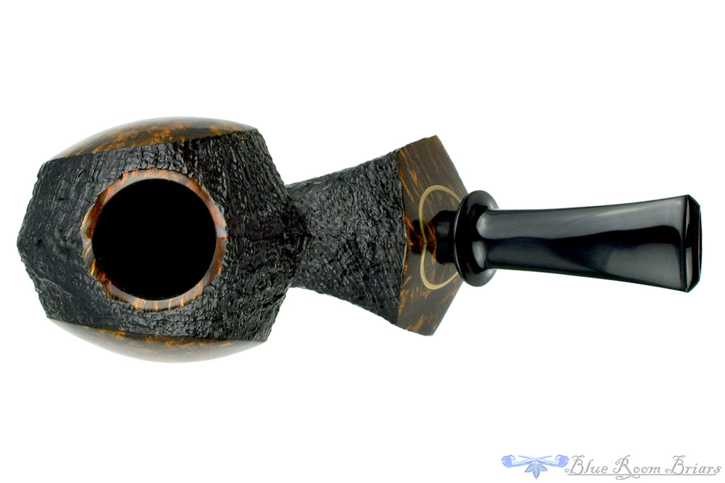 Blue Room Briars is proud to present this David Huber Pipe Sandblast Armored Bull Fish