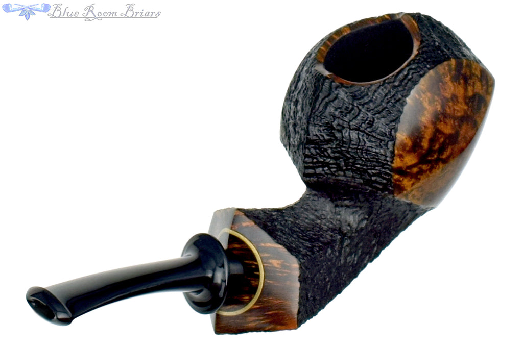 Blue Room Briars is proud to present this David Huber Pipe Sandblast Armored Bull Fish