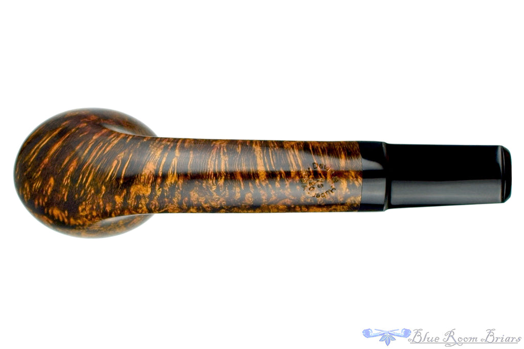 Blue Room Briars is proud to present this David Huber Pipe High-Contrast Smooth Coffee Bean