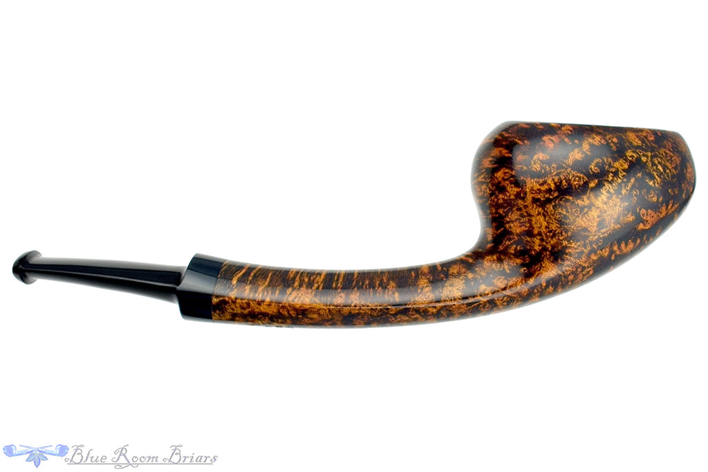 Blue Room Briars is proud to present this David Huber Pipe High-Contrast Smooth Coffee Bean