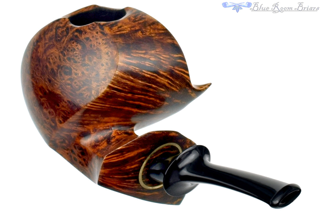 Blue Room Briars is proud to present this David Huber Pipe Smooth Blowfish with Plateau