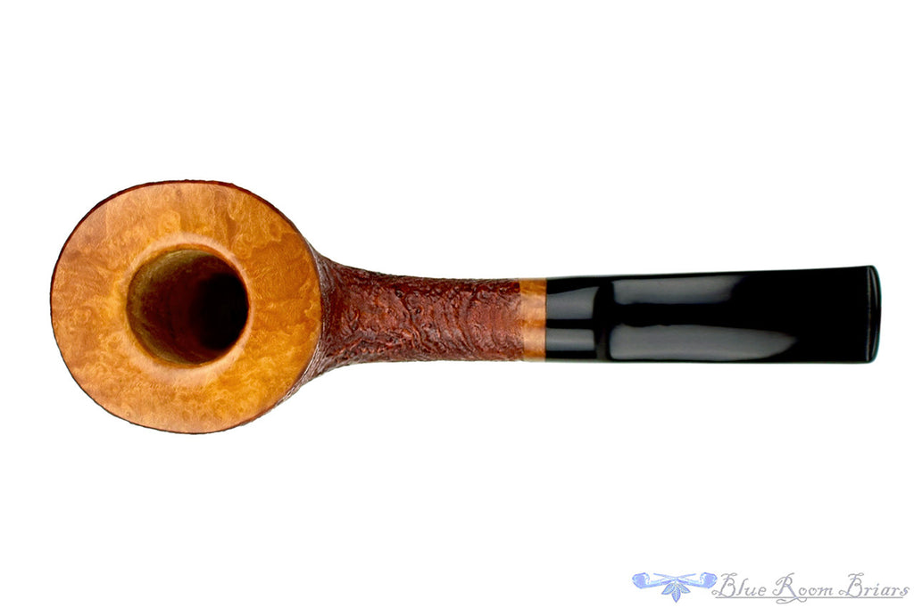 Blue Room Briars is proud to present this RC Sands Pipe 1/8 Bent Ring Blast Dublin with Smooth Rim